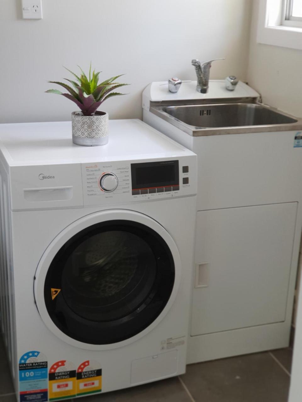 Rose Apartments Unit 6 Central Rotorua-Accommodation & Spa Екстериор снимка